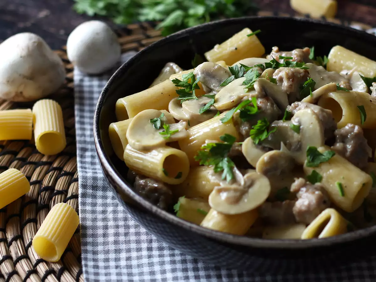 Cremige Pasta mit Pilzen und Salsiccia - foto 4