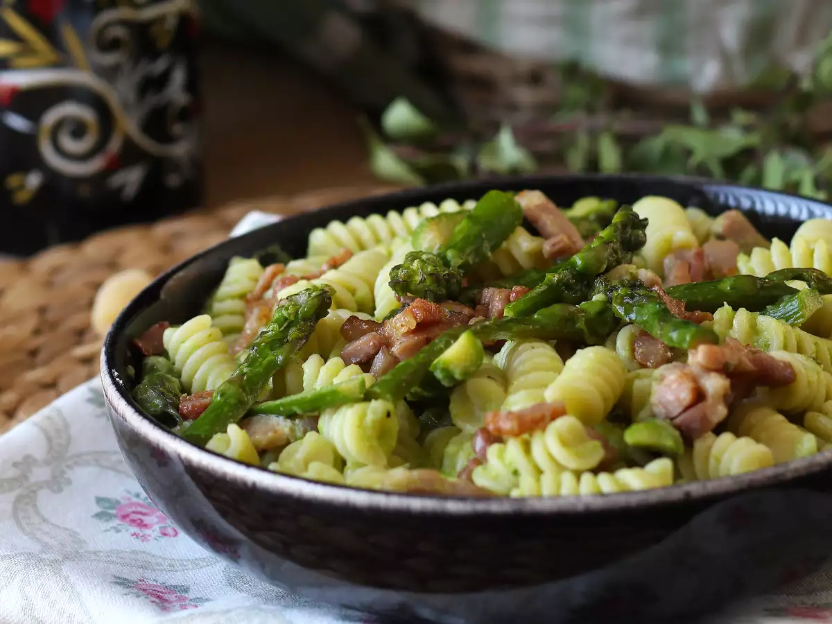 Cremige Pasta mit Spargel und Speck: einfaches und leckeres Rezept - foto 3