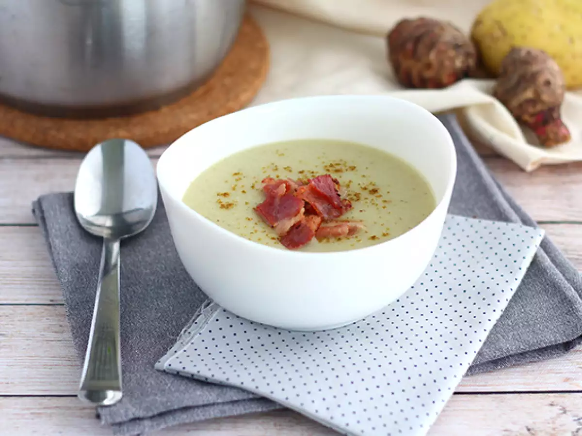 Cremige Topinambur-Kartoffel-Suppe mit Speck