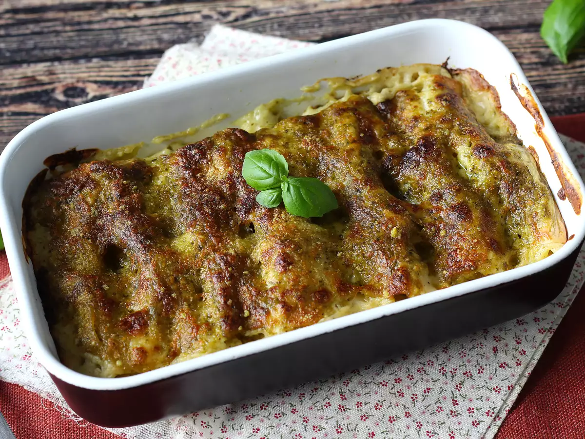 Cremige, überbackene Cannelloni mit Pesto: das einfache und leckere Rezept