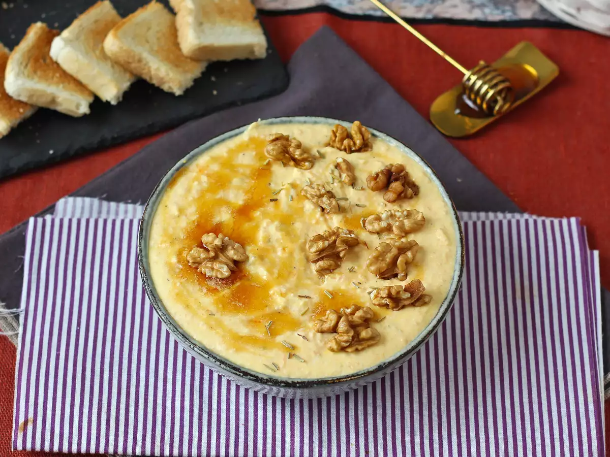 Cremiger Kürbis-Feta-Aufstrich mit einem Hauch Honig - foto 3