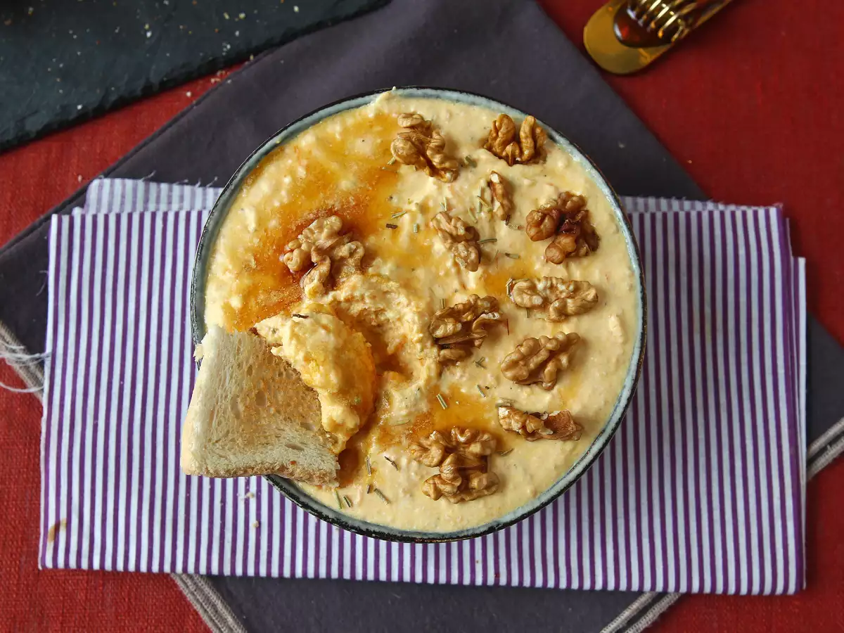 Cremiger Kürbis-Feta-Aufstrich mit einem Hauch Honig - foto 4