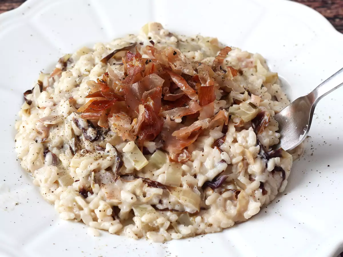 Cremiges und leckeres Risotto mit Radicchio, Speck und Philadelphia - foto 3