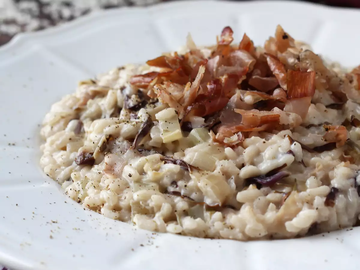 Cremiges und würziges Risotto mit Radicchio, Speck und Philadelphia - foto 2