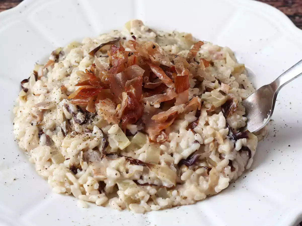 Cremiges und würziges Risotto mit Radicchio, Speck und Philadelphia - foto 3