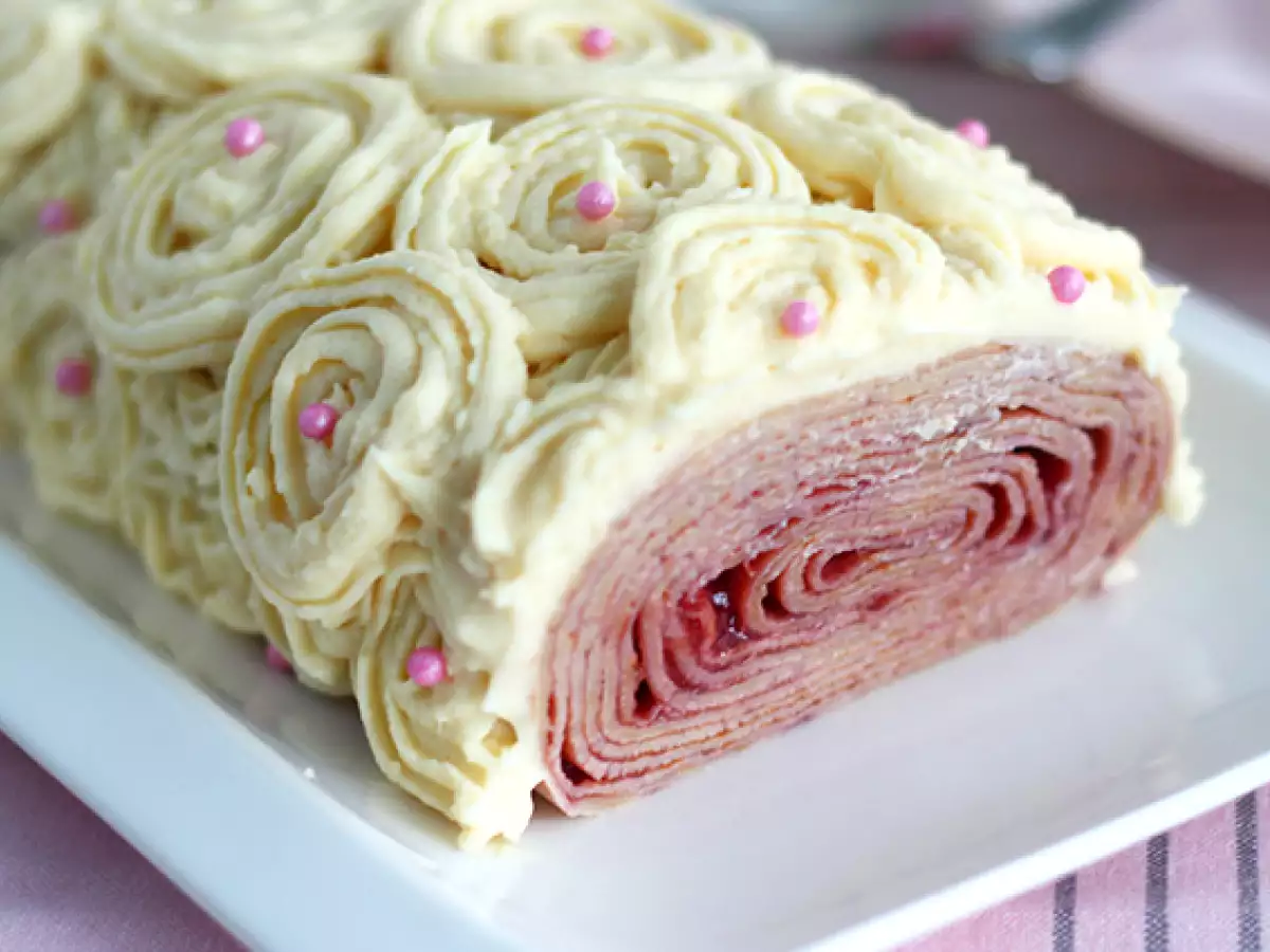 Crêpes-Bûche mit Himbeeren und weißer Schokolade - foto 3