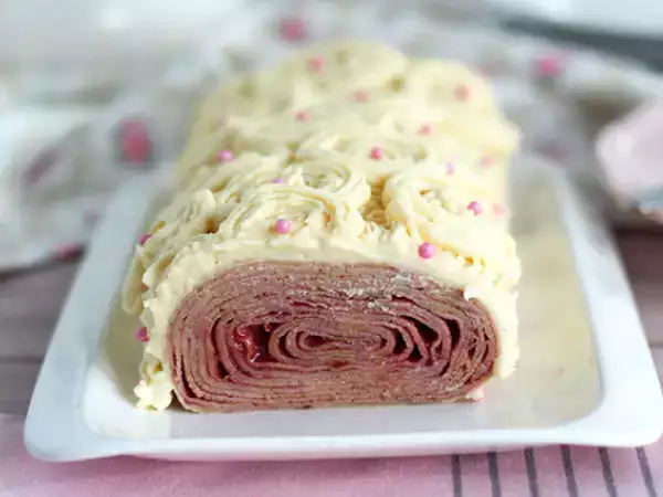 Rezept Crêpes-bûche mit himbeeren und weißer schokolade