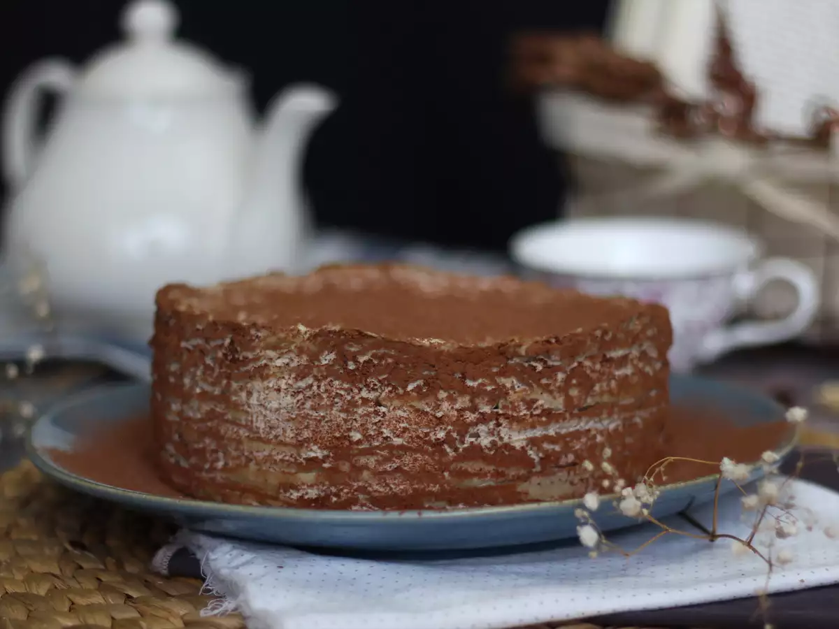 Crêpes-Torte nach Tiramisu-Art mit Kaffee und Kakao - foto 2