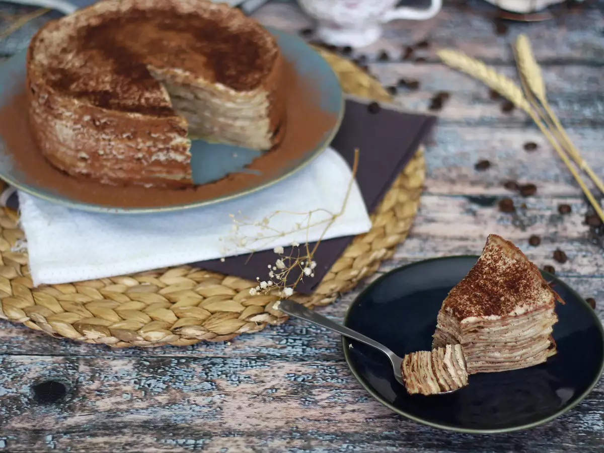 Crêpes-Torte nach Tiramisu-Art mit Kaffee und Kakao - foto 4