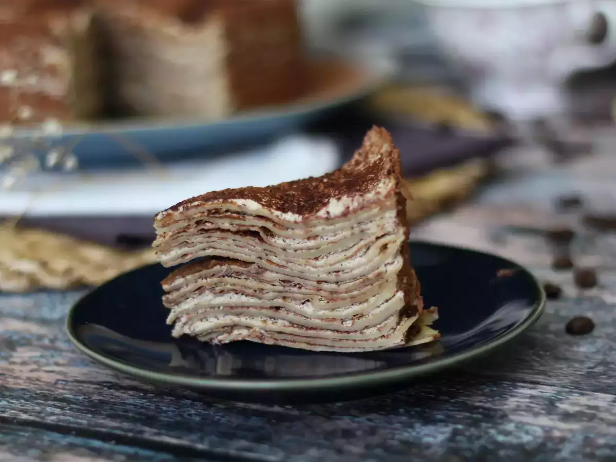 Crêpes-Torte nach Tiramisu-Art mit Kaffee und Kakao - foto 6