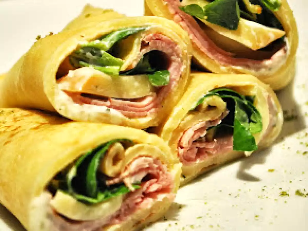 Crêpes-Wraps mit Schinken, Käse & Feldsalat