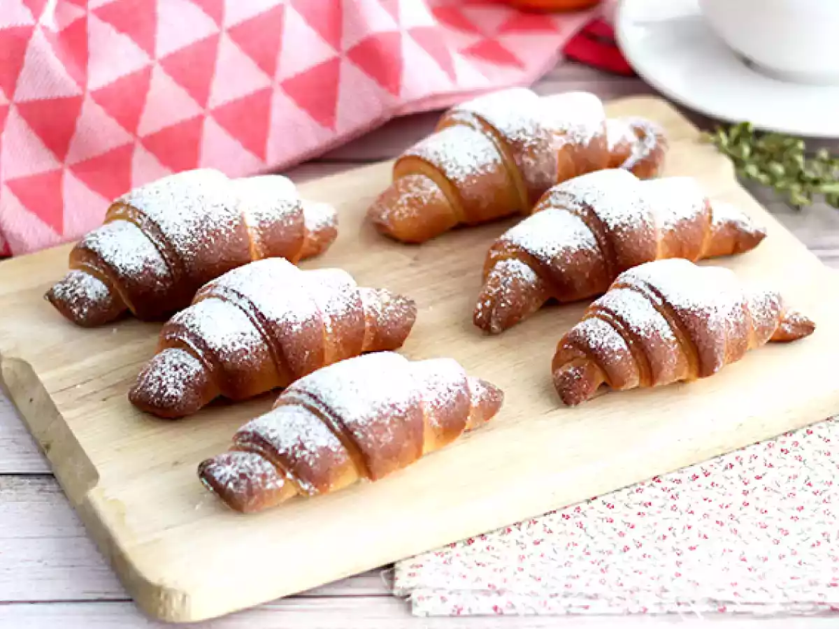 Croissants mit Kondensmilch