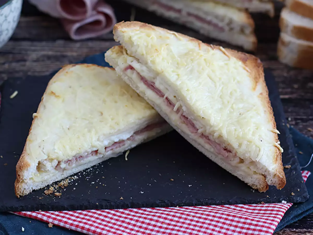Croque Monsieur mit Béchamelsauce – überbacken im Ofen