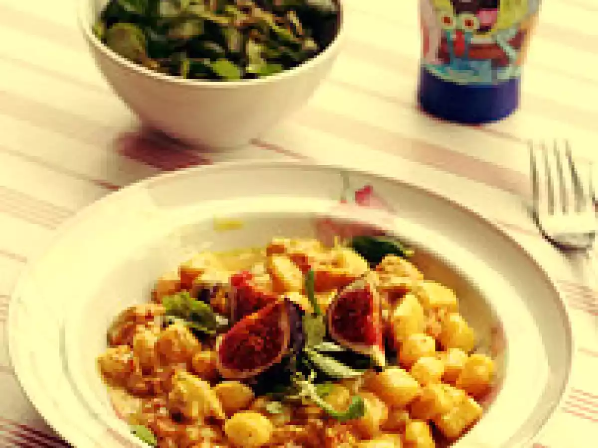 Curry-gnocchi mit frischen feigen