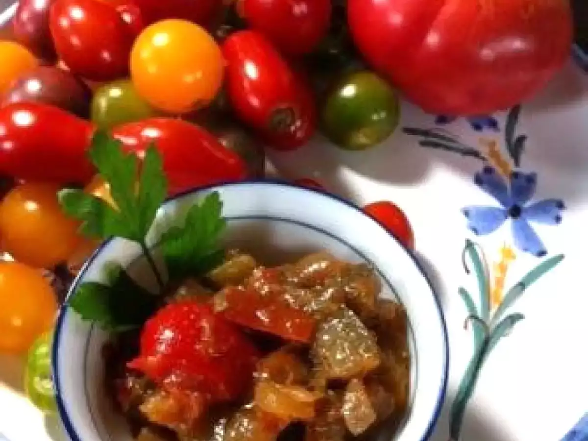 Den Sommer eingefangen: Mediterran eingelegtes Gemüse