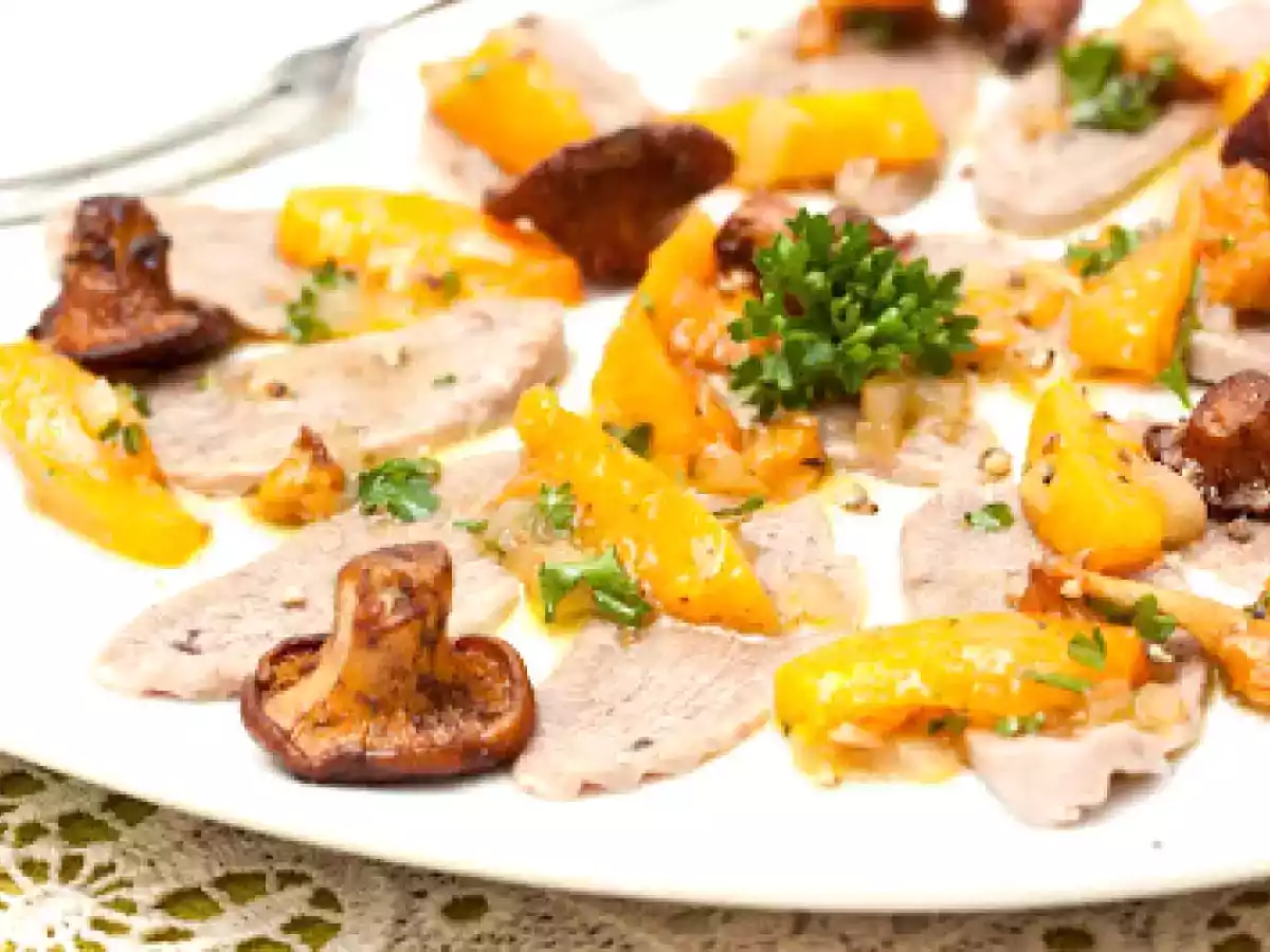 Die warmen Kalbszunge mit Aprikosensalsa und Pfifferlingen