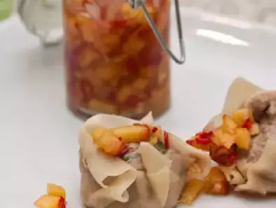 Dim Sum Ente mit Pfirsich-Salsa