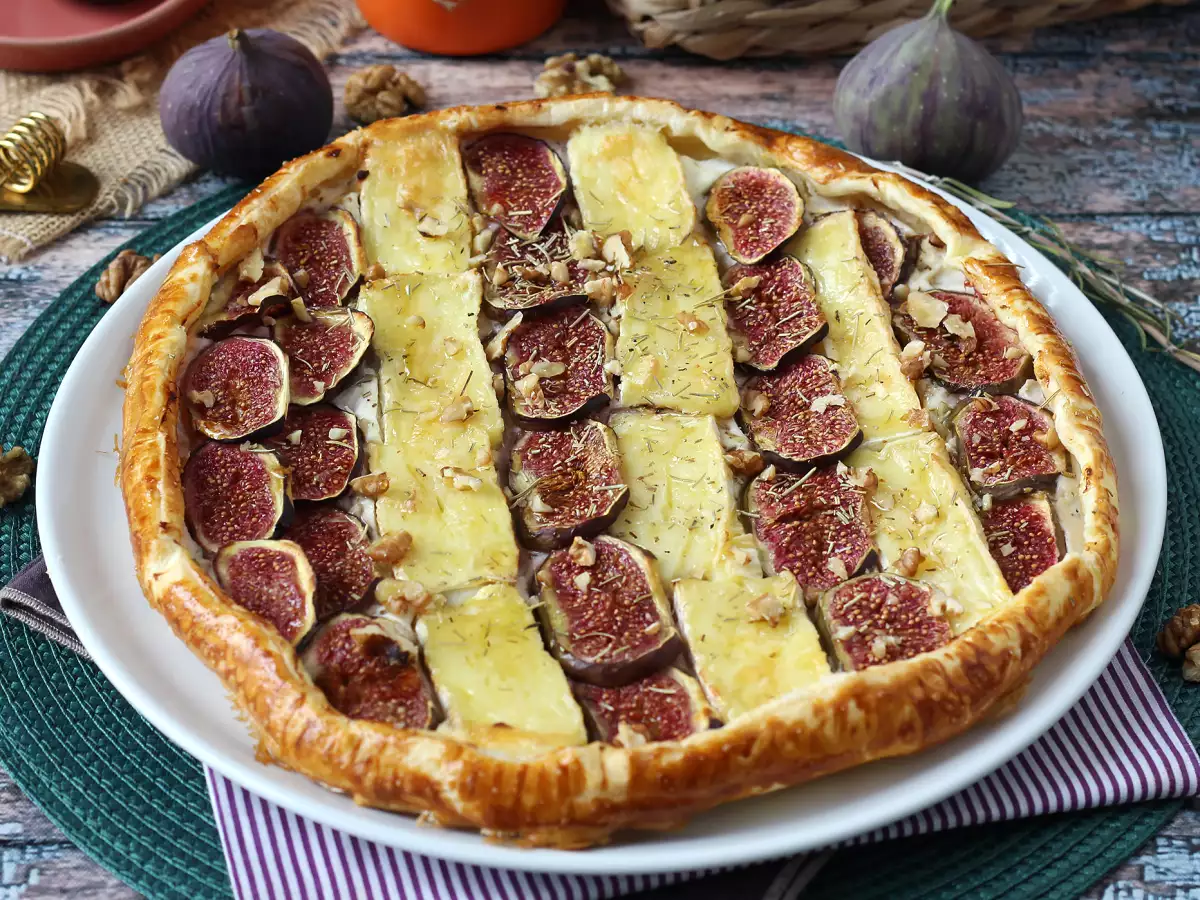 Dünne Tarte mit Feigen, Brie und Walnüssen - foto 6