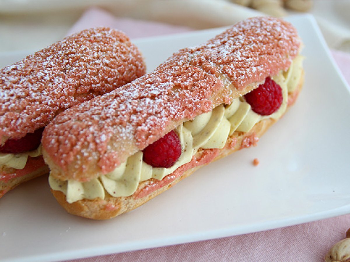 Rezept für eclairs mit pistaziencreme und himbeeren