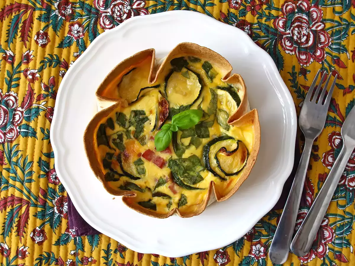Eine Quiche ohne Teig mit einer Tortilla? Das ist möglich! Ein leichtes Rezept, das perfekt für den Sommer ist! - foto 5