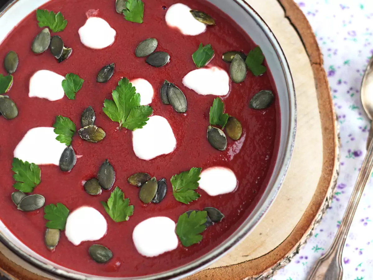 Einfache und farbenfrohe Rote-Bete-Suppe - foto 2