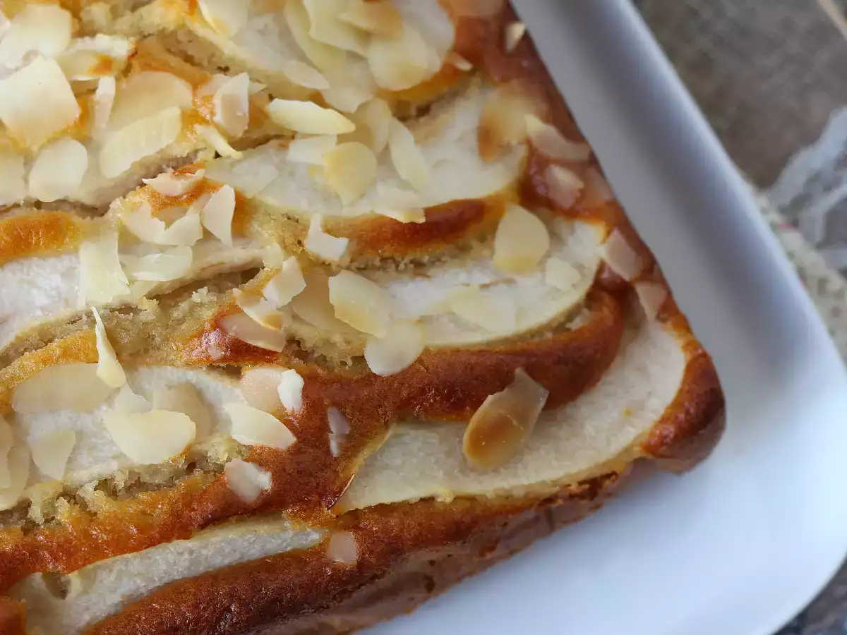 Einfacher, saftiger Birnenkuchen mit Mandeln - foto 3