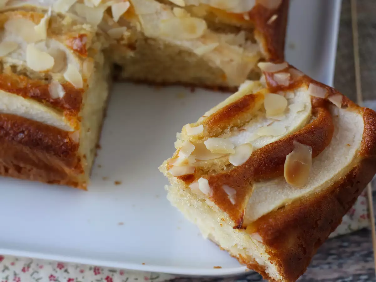 Einfacher, saftiger Birnenkuchen mit Mandeln - foto 5