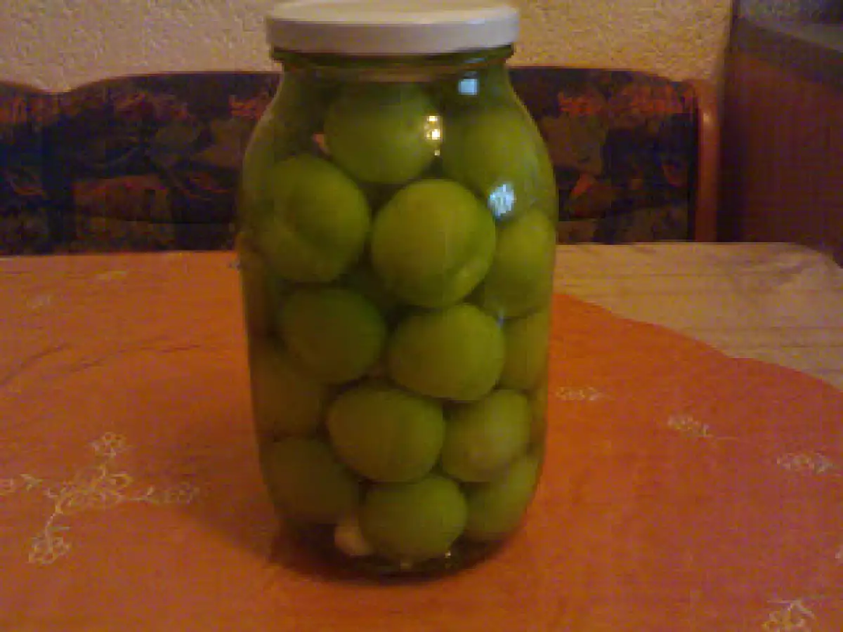 Eingelegte grüne Tomaten