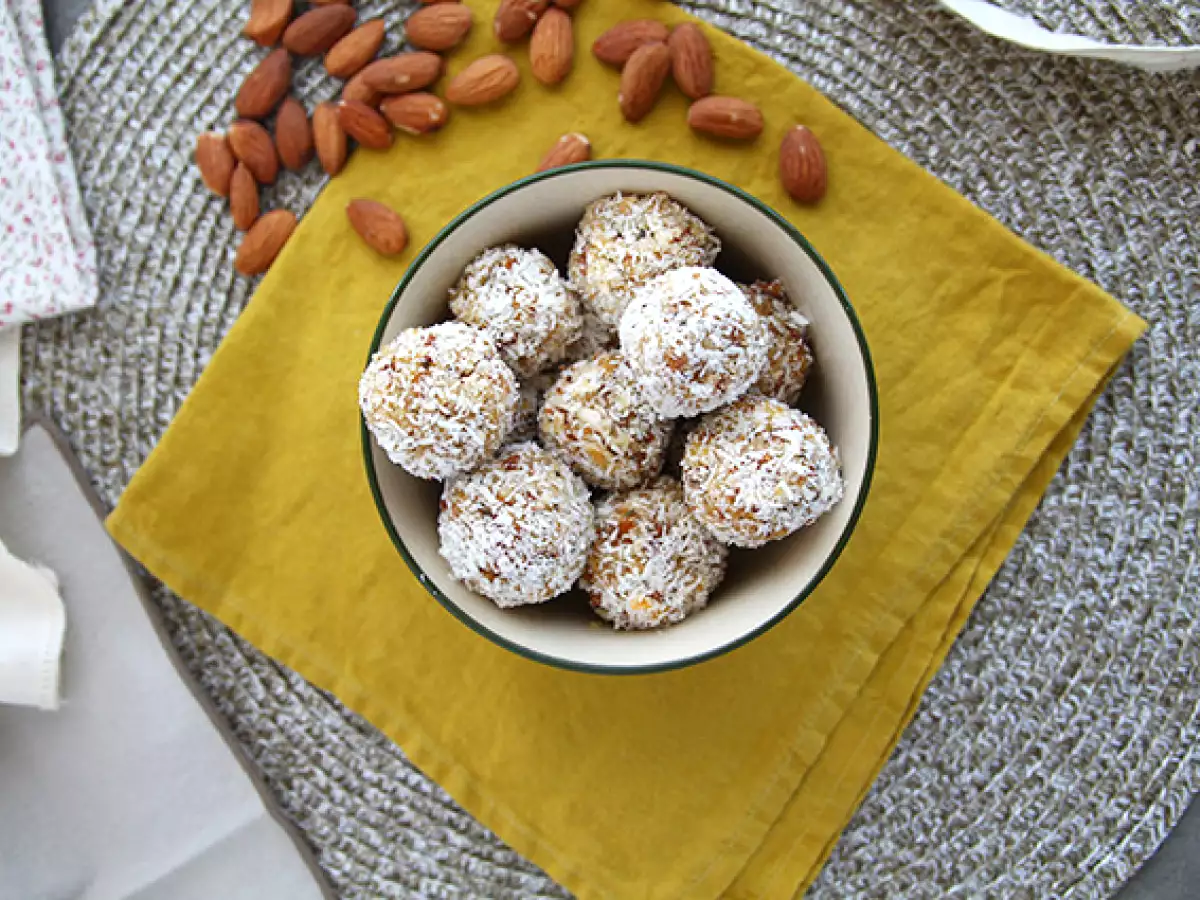Energy Balls mit Aprikose, grünem Tee und Kokosnuss - foto 3