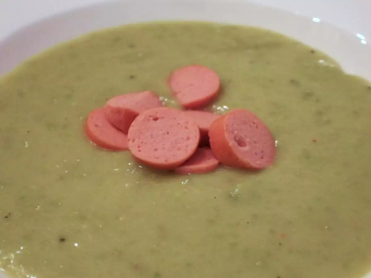 Erbsensuppe mit Wienerle
