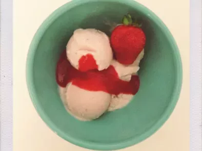 Erdbeer-buttermilch-eiscreme von gastprinzessin annaluise