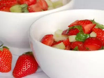 Erdbeer-Gurken-Salat