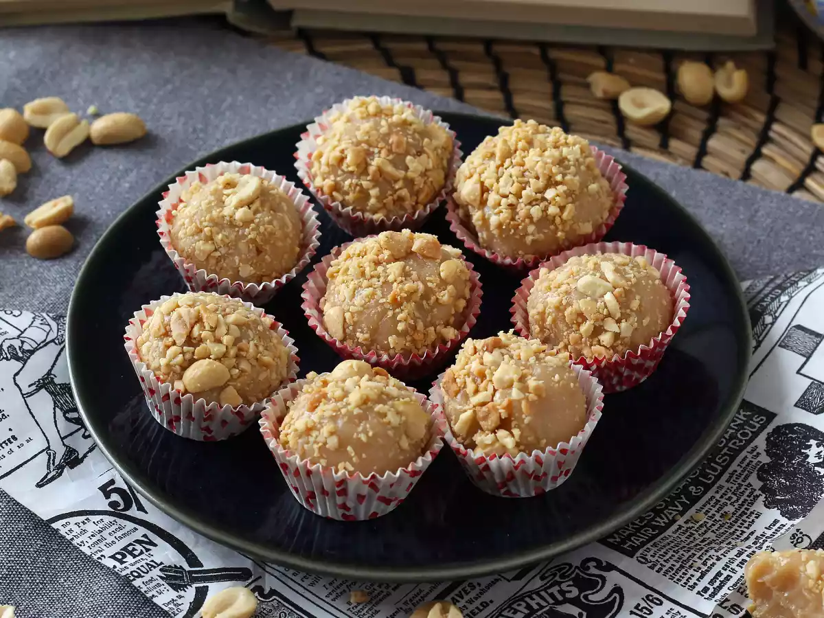Erdnuss-Brigadeiro, eine köstliche brasilianische Süßspeise - foto 5