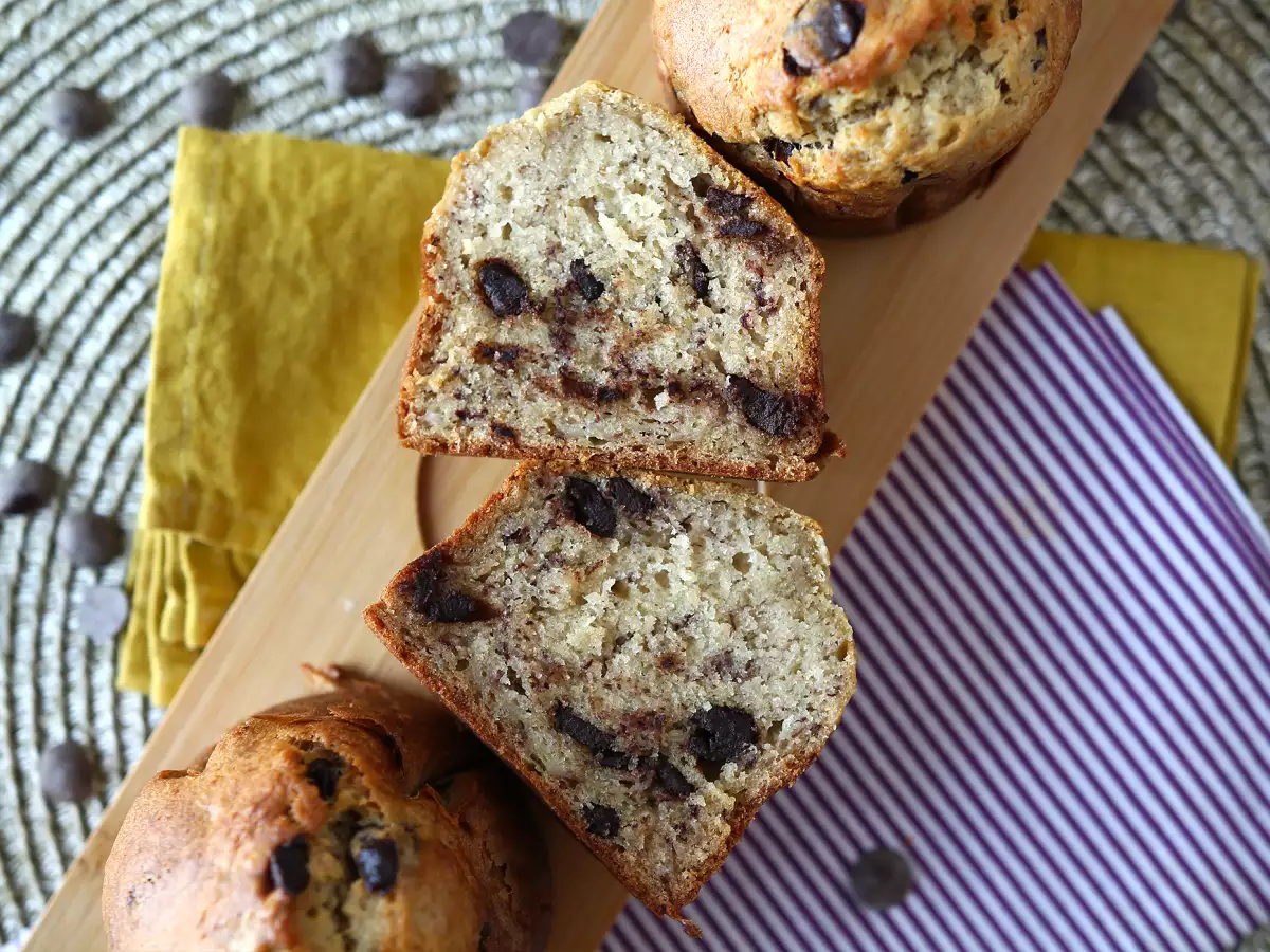 Extra gierige Muffins mit Banane und Schokoladenstückchen - foto 4