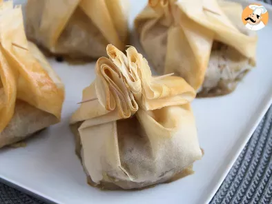 Extra knusprige Aumônières mit Pilzen, Brie-Käse und Birnen