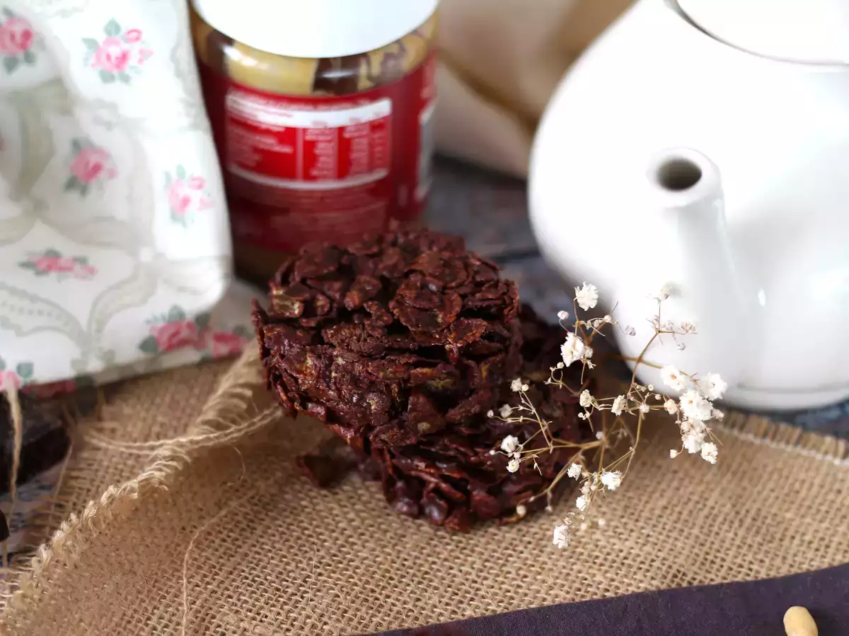 Extra knusprige Schoko-Erdnuss-Cornflakes-Häufchen - foto 3