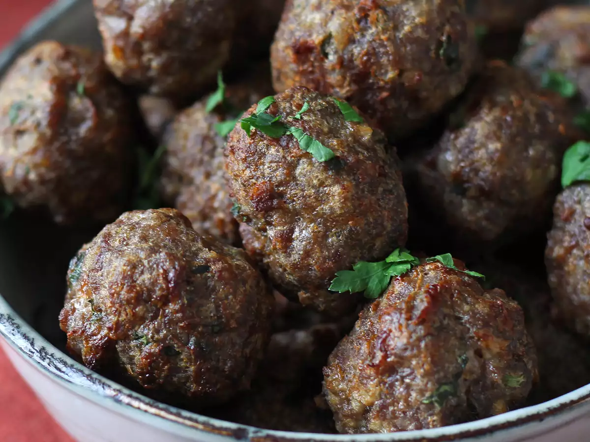 Extra saftige Frikadellen aus der Heißluftfritteuse: einfaches und schnelles Rezept mit Rindfleisch - foto 3