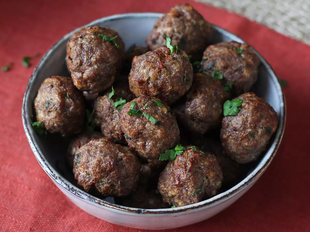Extra saftige Frikadellen aus der Heißluftfritteuse: einfaches und schnelles Rezept mit Rindfleisch - foto 4