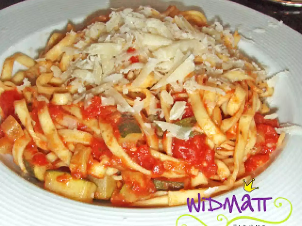 Fettuccine an Zucchetti- Tomatensauce, ein schnelles Mittagessen