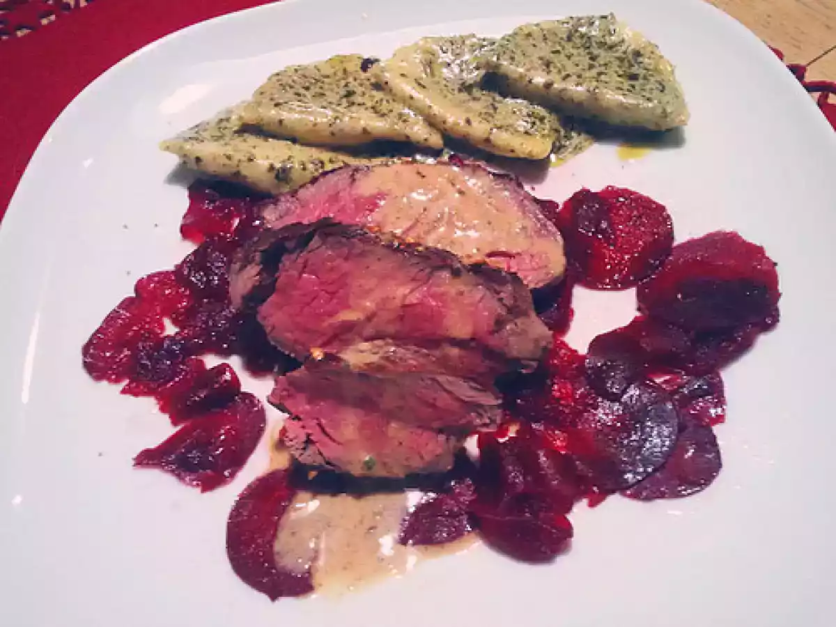 Filetto rosso {schweinefilet an rote bete-carpaccio}