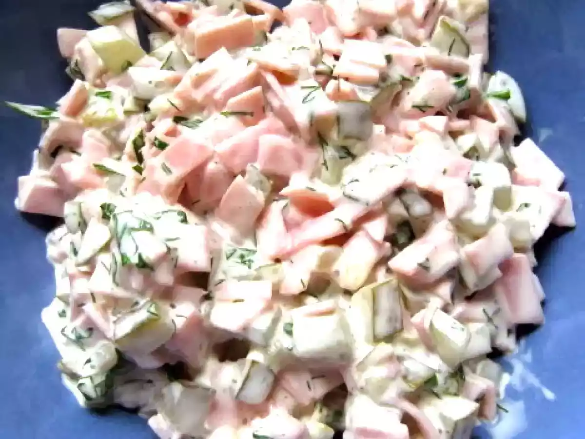 FLEISCHSALAT AUFS BROT