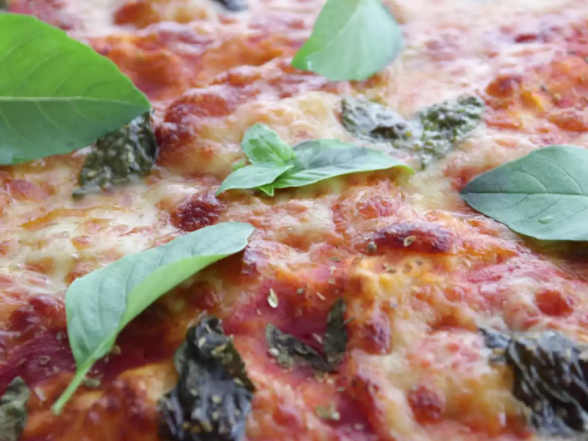 Fluffige Pizza Margherita - foto 3