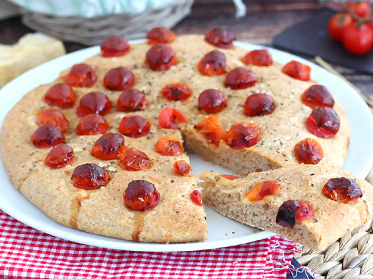 Focaccia mit Kirschtomaten - foto 2