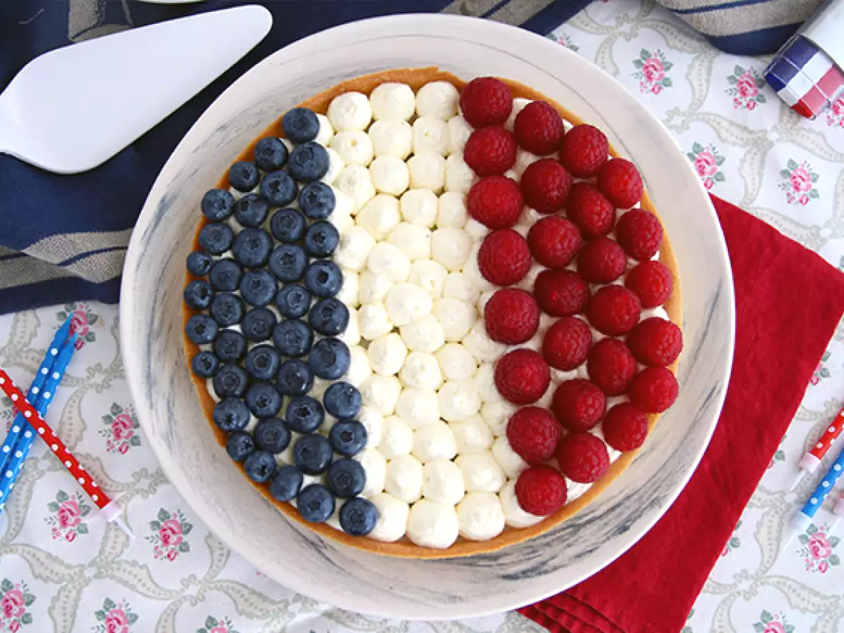 Frankreich-Tarte in Blau, Weiß und Rot