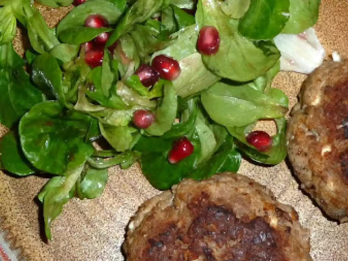 Frikadellen mit Feldsalat