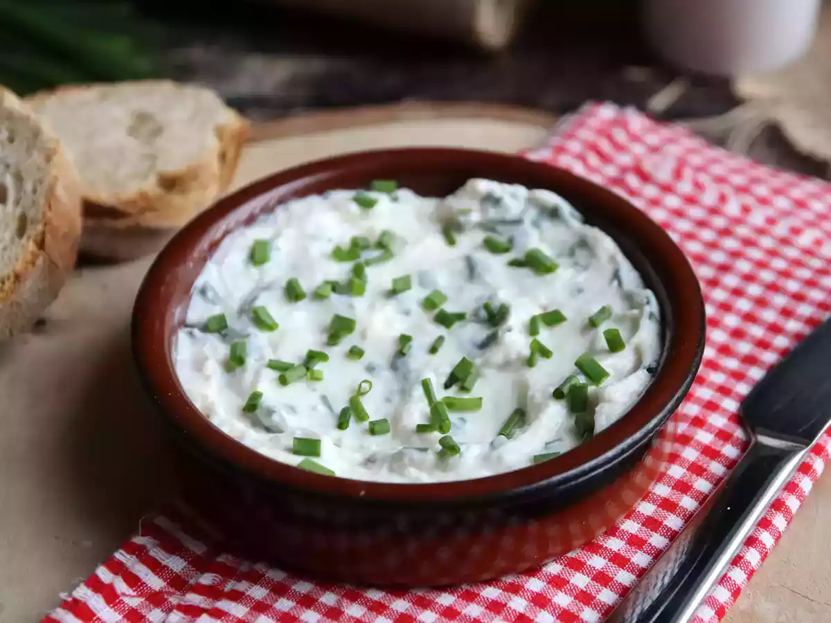 Frischer Faux-Mage Knoblauch und Kräuter (der vegane Käse auf Sojabasis!) - foto 2