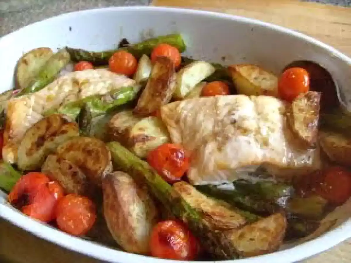 Frühlingsküche, gebackener Spargel mit Lachs