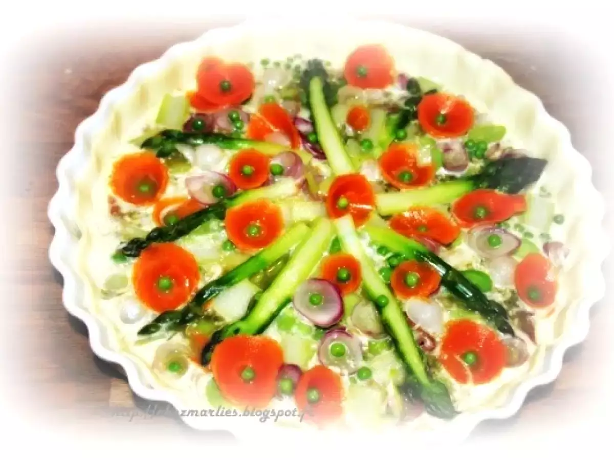 Frühlingstarte mit jungem Gemüse