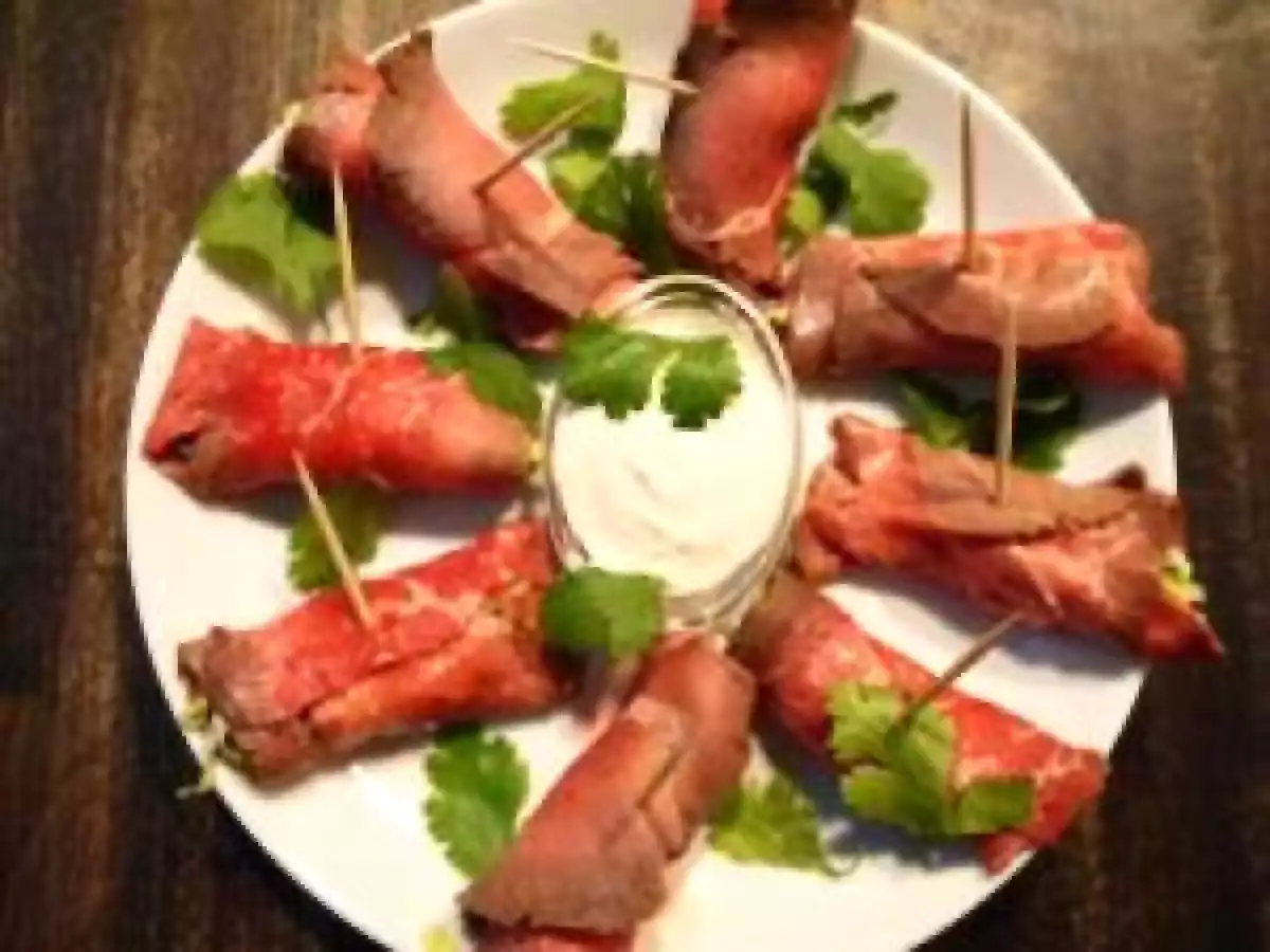 Für’s Buffet: Roastbeefröllchen mit asiatischer Remoulade