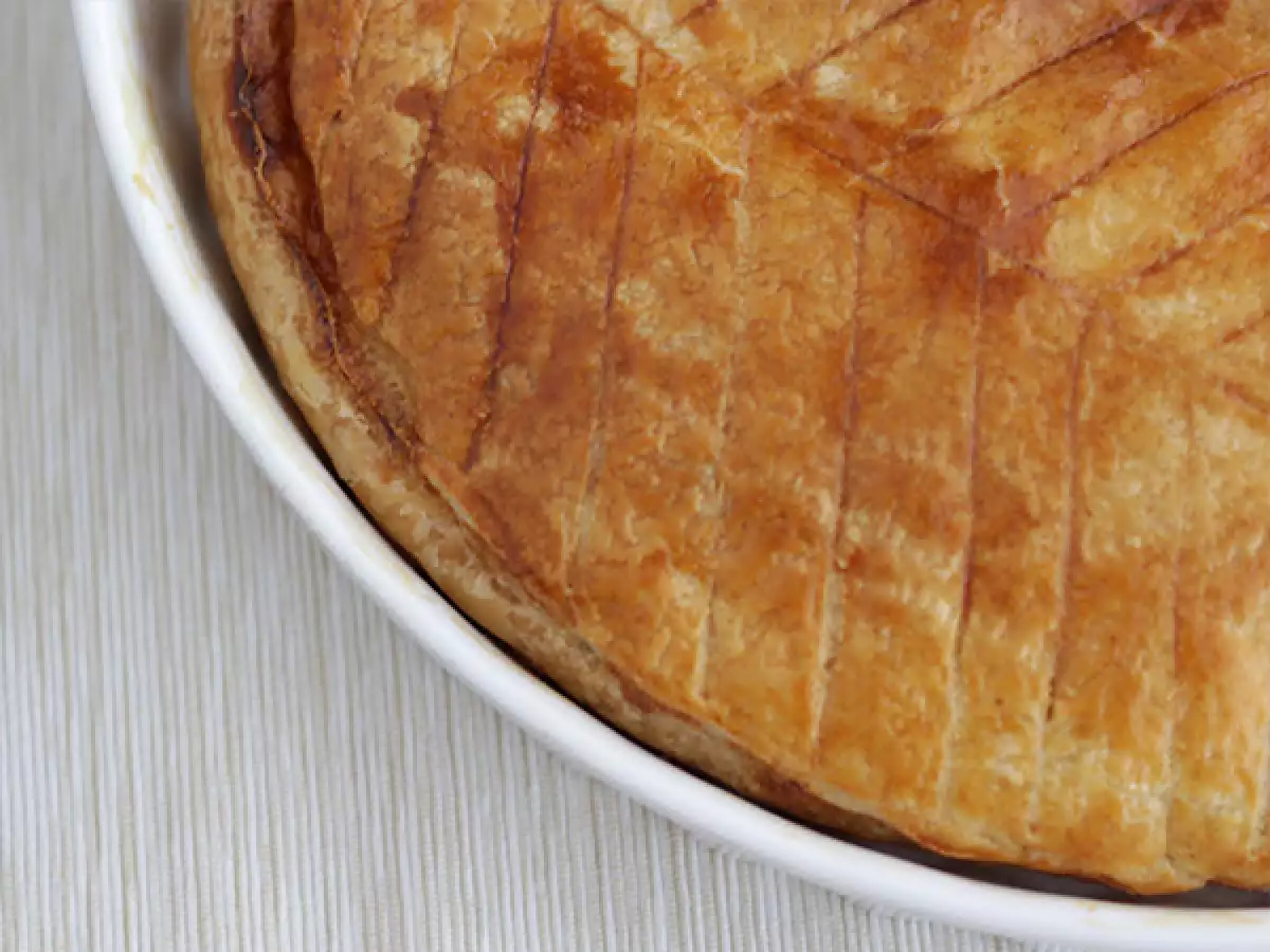Galette des Rois mit Frangipane – französischer Dreikönigskuchen - foto 2